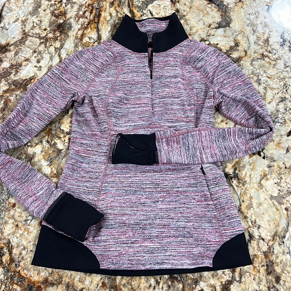 Lululemon Runderful 1/2 Zip Size 6